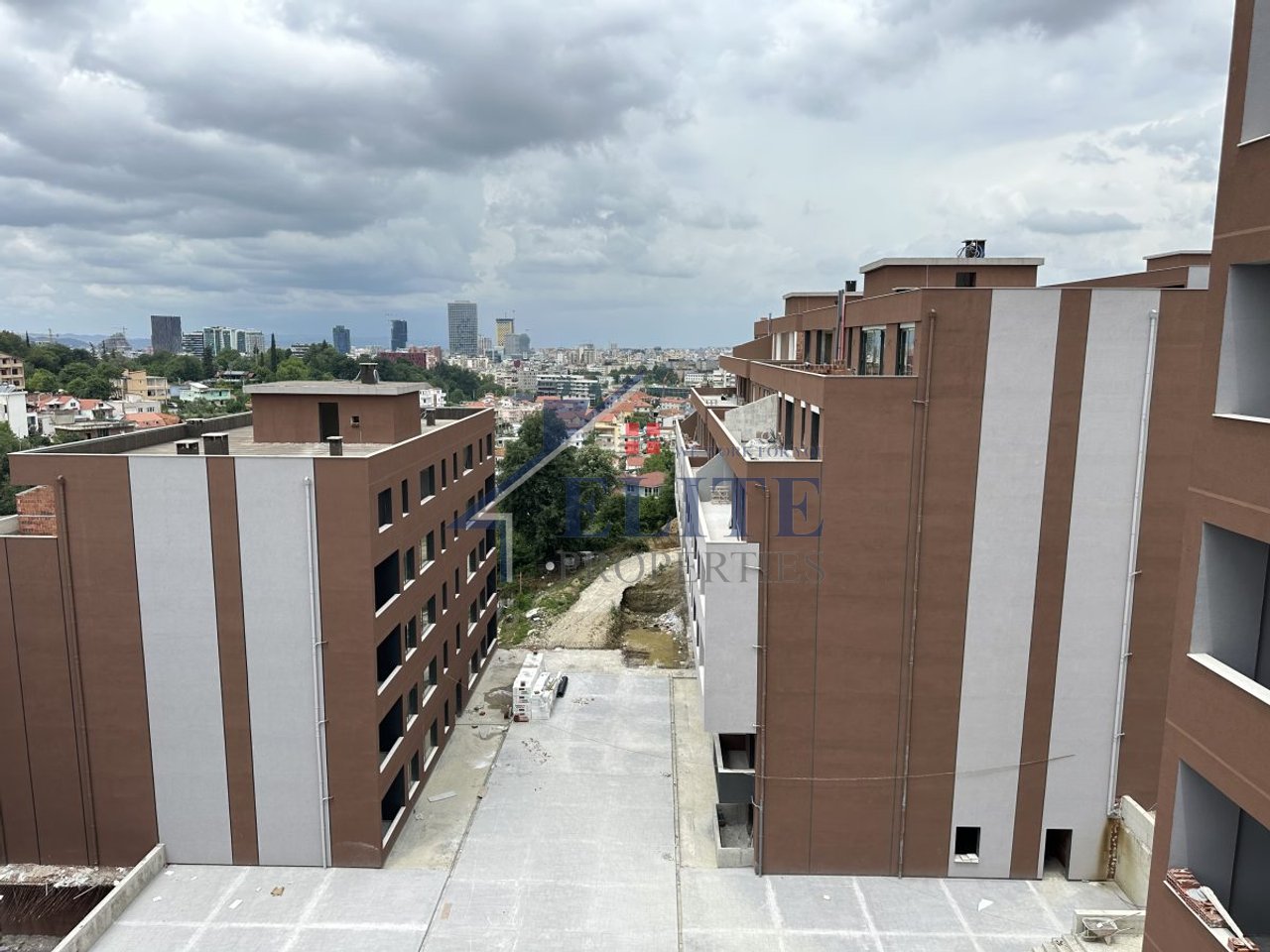 Kompleksi Rezidencial Xheluks, apartament 2+1 në shitje