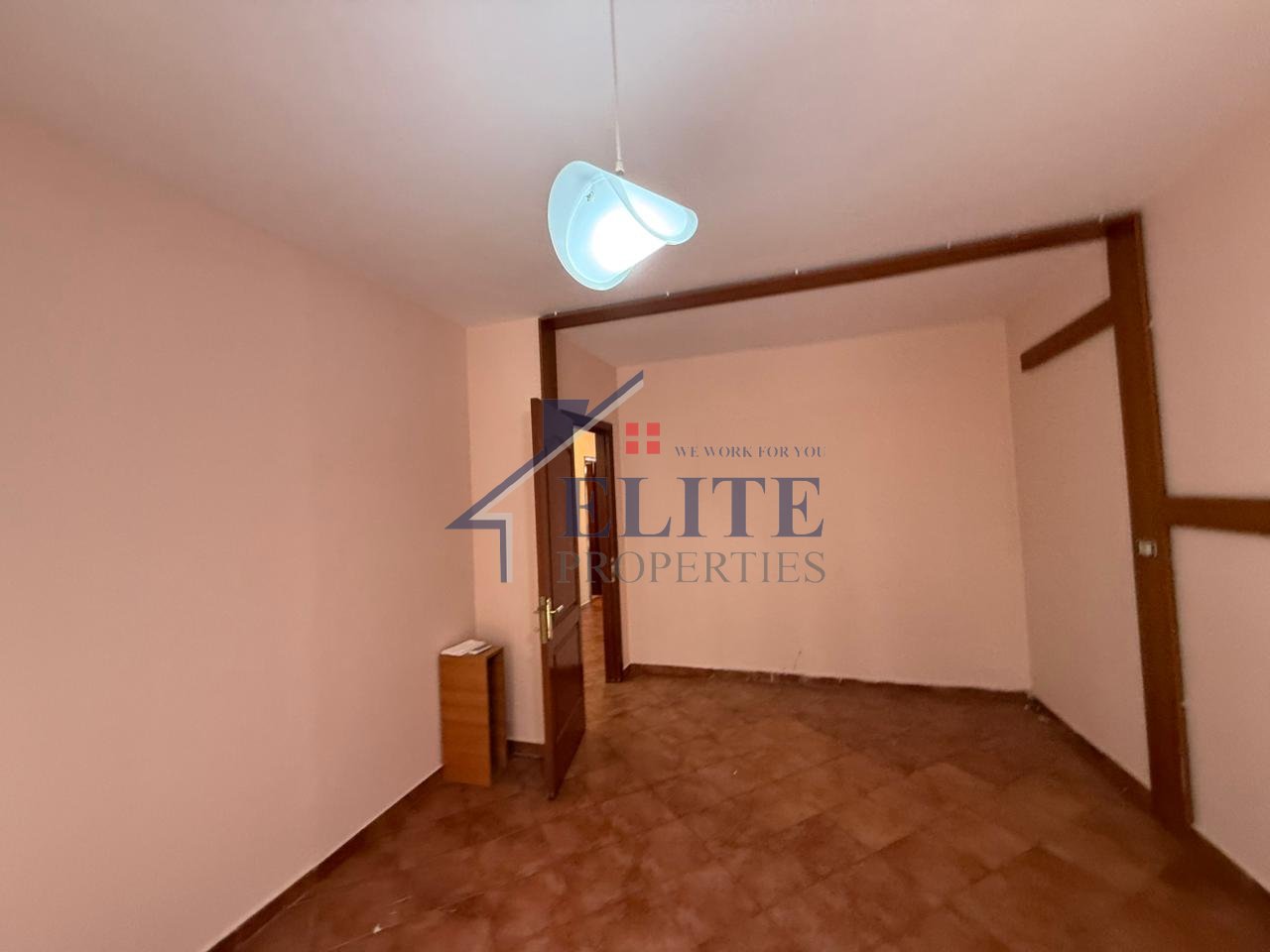 Komuna e Parisit, shiten 2 apartamente 1+1