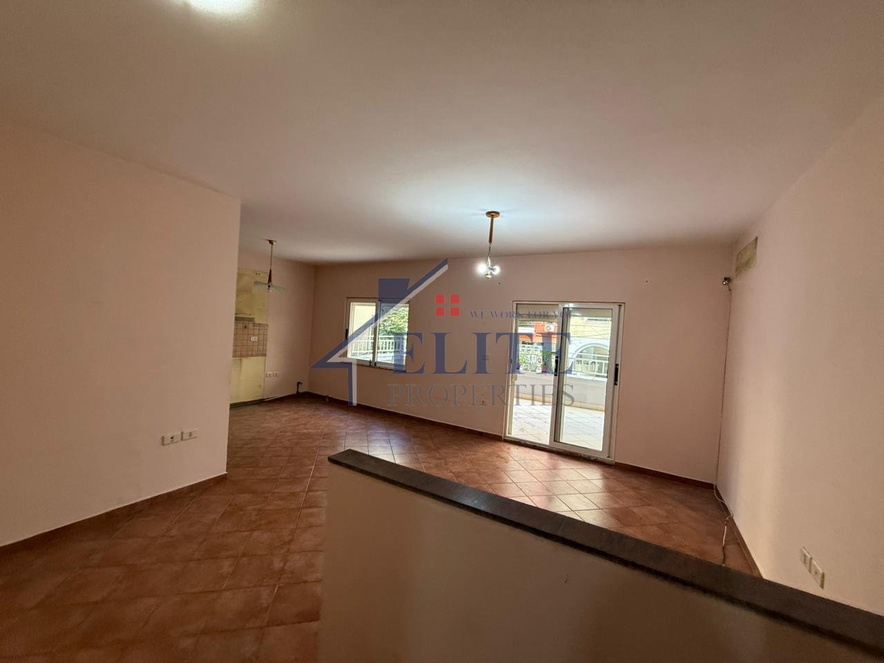 Komuna e Parisit, shiten 2 apartamente 1+1