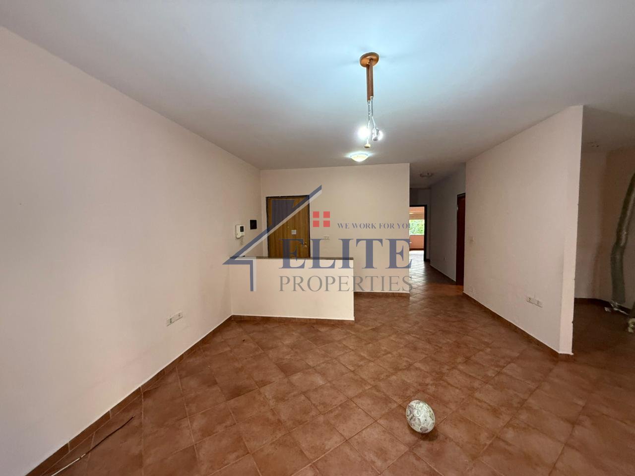 Komuna e Parisit, shiten 2 apartamente 1+1