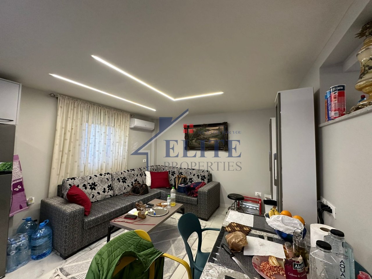 Shkolla e Kuqe, shtëpi private 1+1 me qira