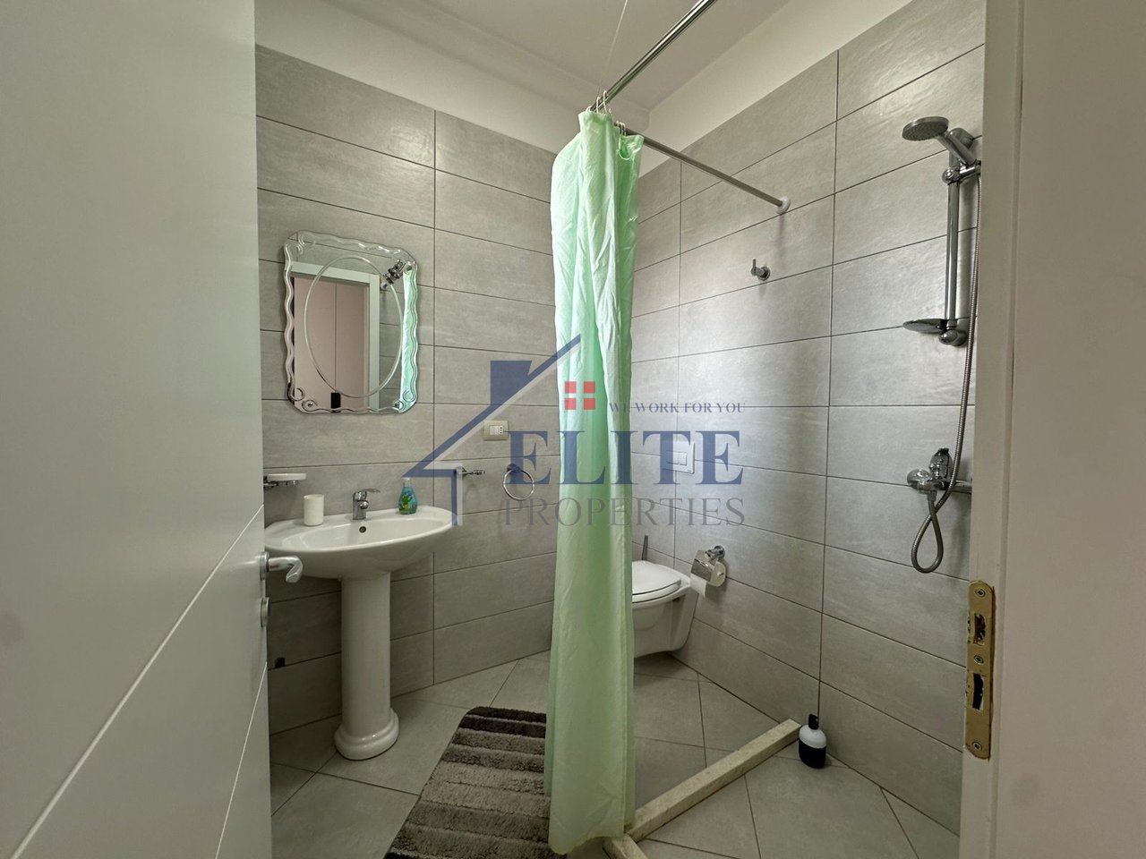 Pazari i Ri, apartament 2+1 me qira