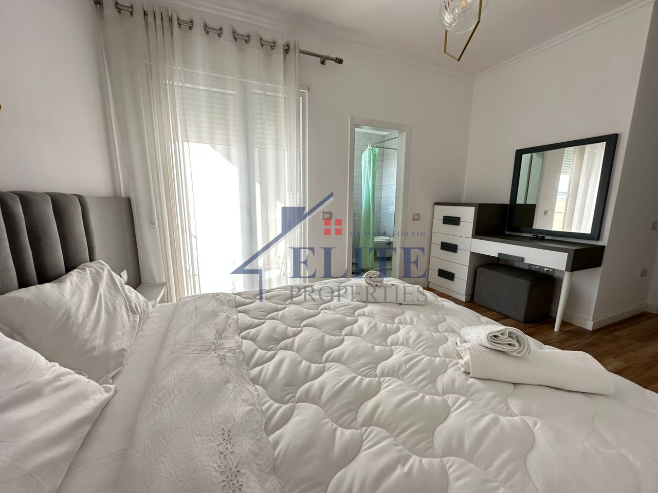 Pazari i Ri, apartament 2+1 me qira