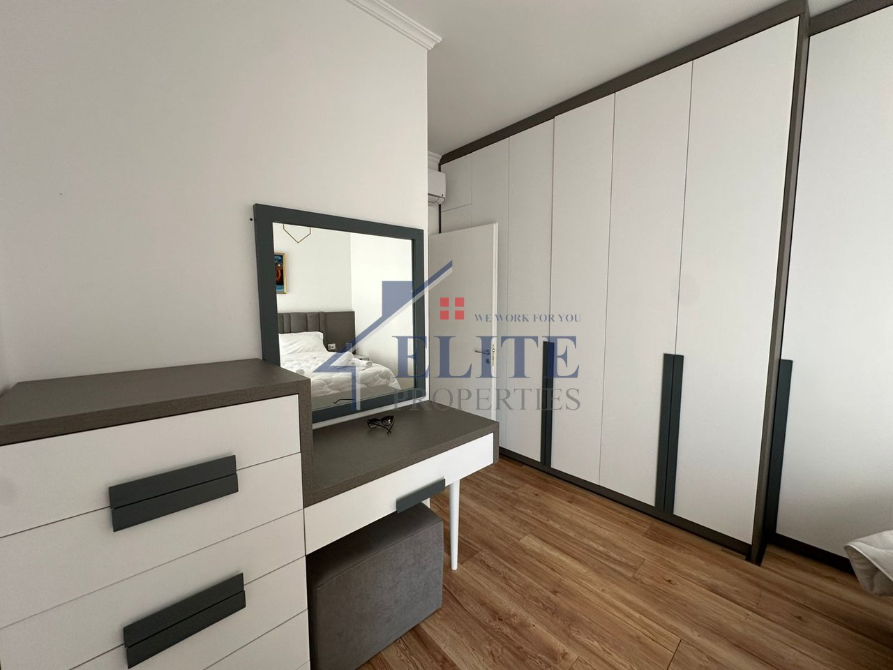 Pazari i Ri, apartament 2+1 me qira