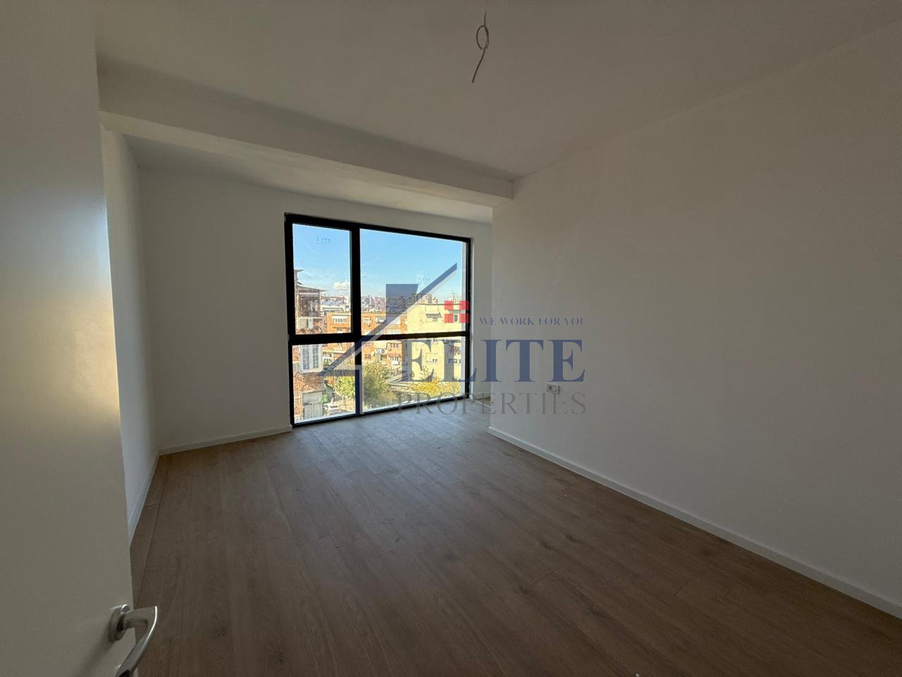 Via Mine Peza, ufficio in affitto