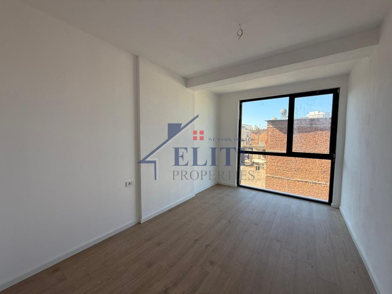 Via Mine Peza, ufficio in affitto