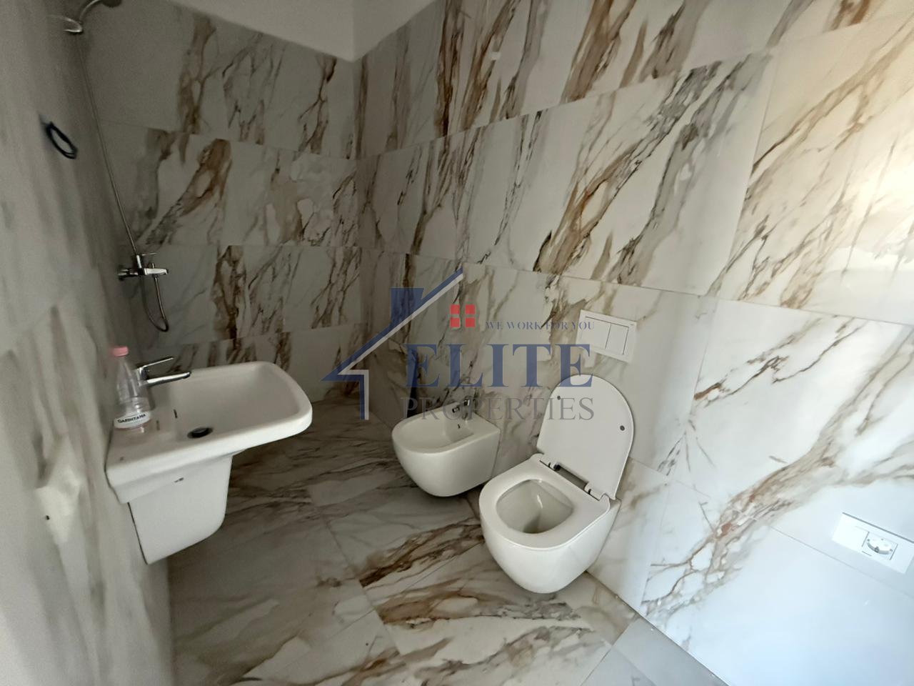 Via Mine Peza, ufficio in affitto