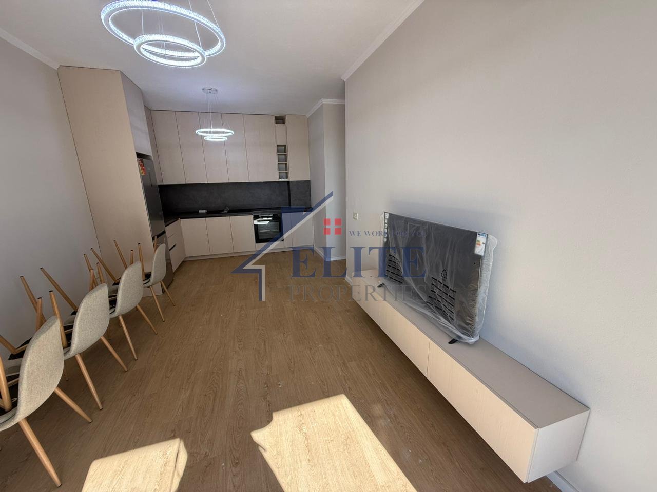 Via Mine Peza, appartamento 2+1 in affitto