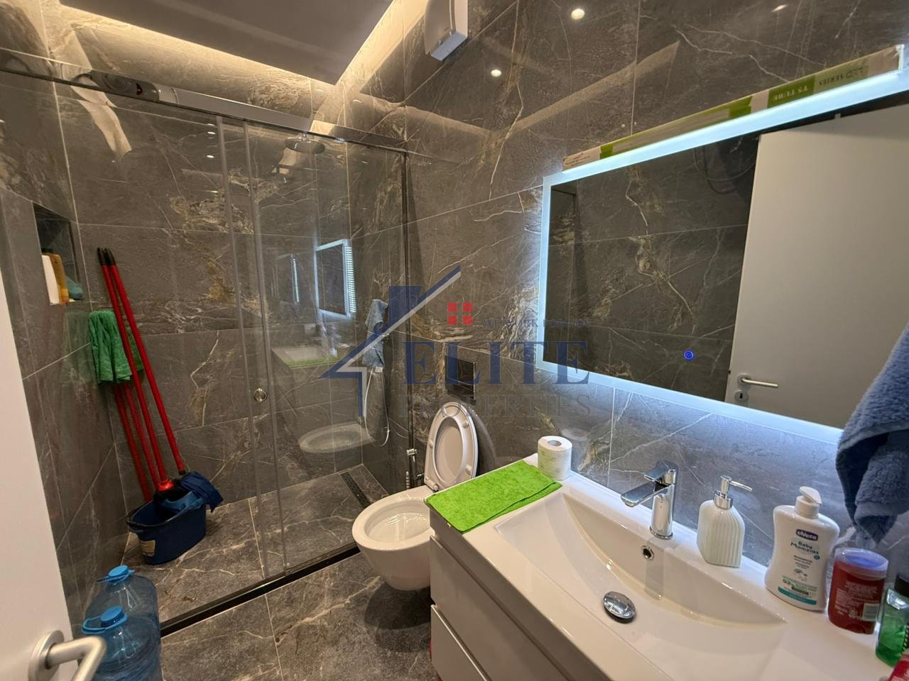 Zogu i Zi, apartament 1+1 me qira