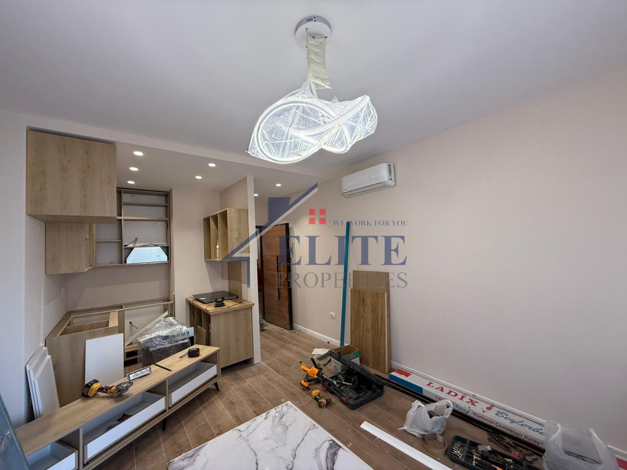 Zogu i Zi, apartament 1+1 me qira