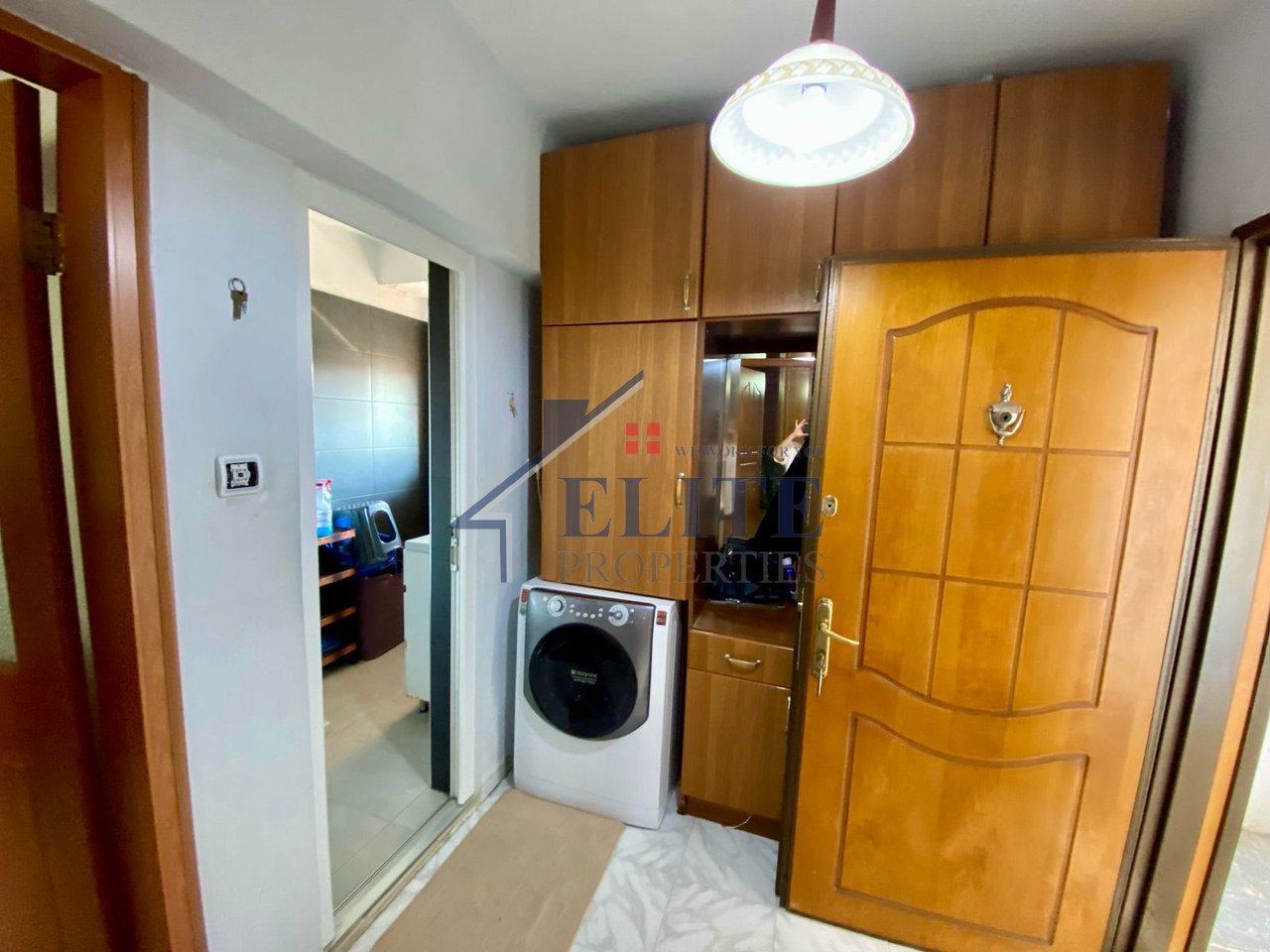 Xhamllik, shitet apartament 1+1