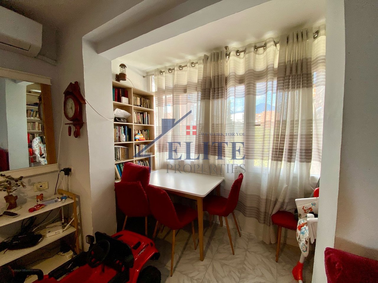 Xhamllik, shitet apartament 1+1