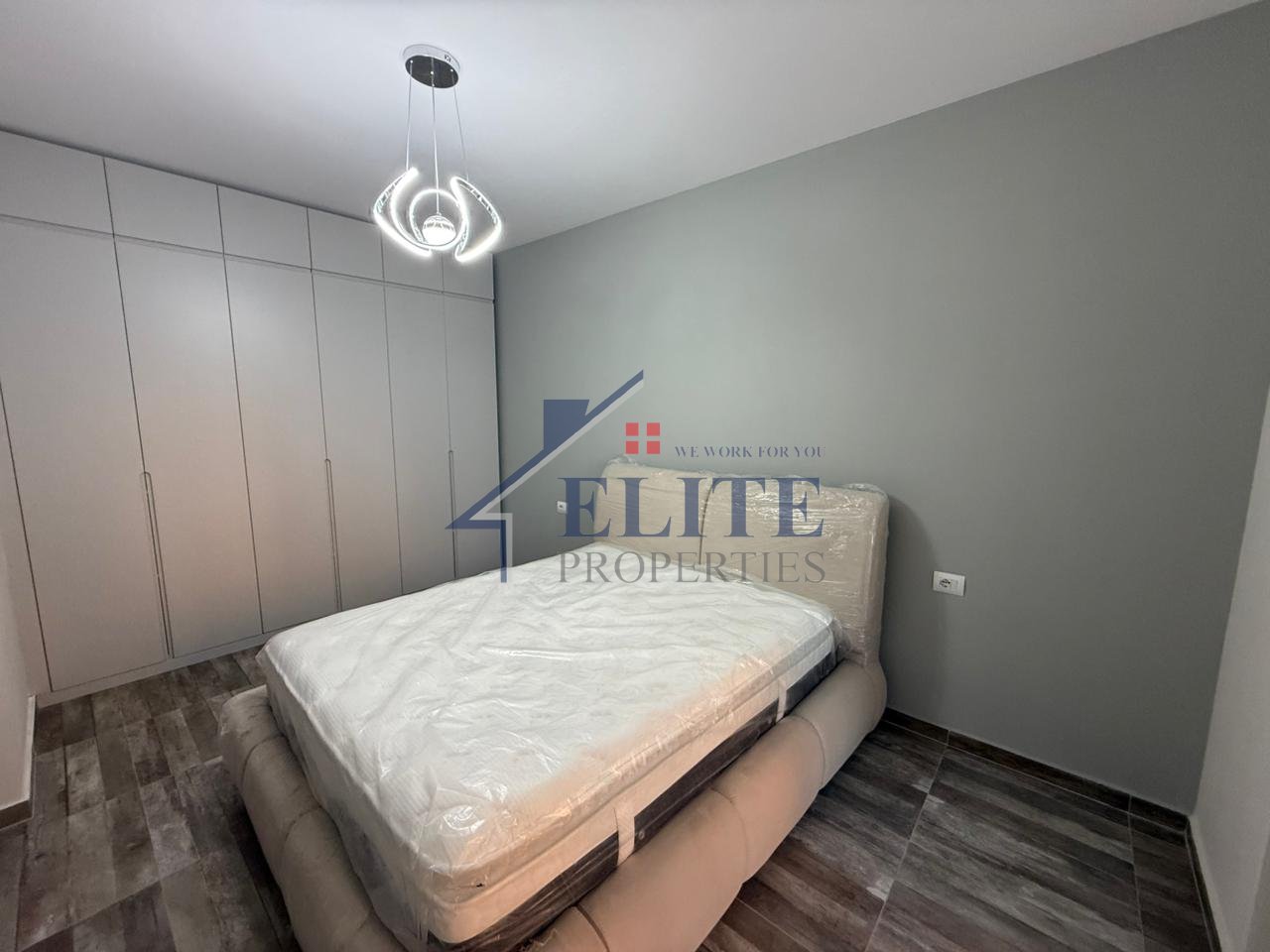 Zogu i Zi, apartament 1+1 me qira