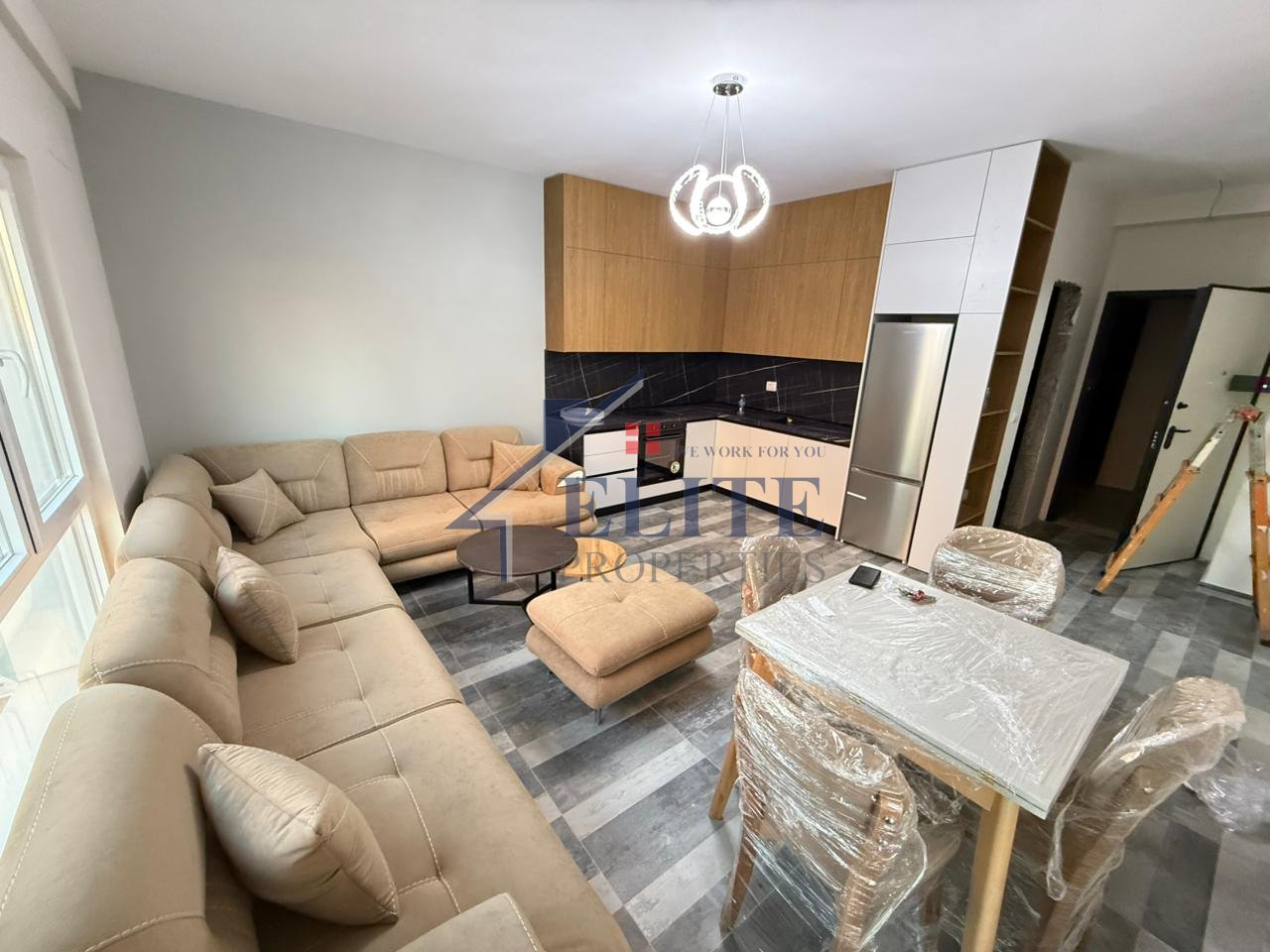 Zogu i Zi, apartament 1+1 me qira