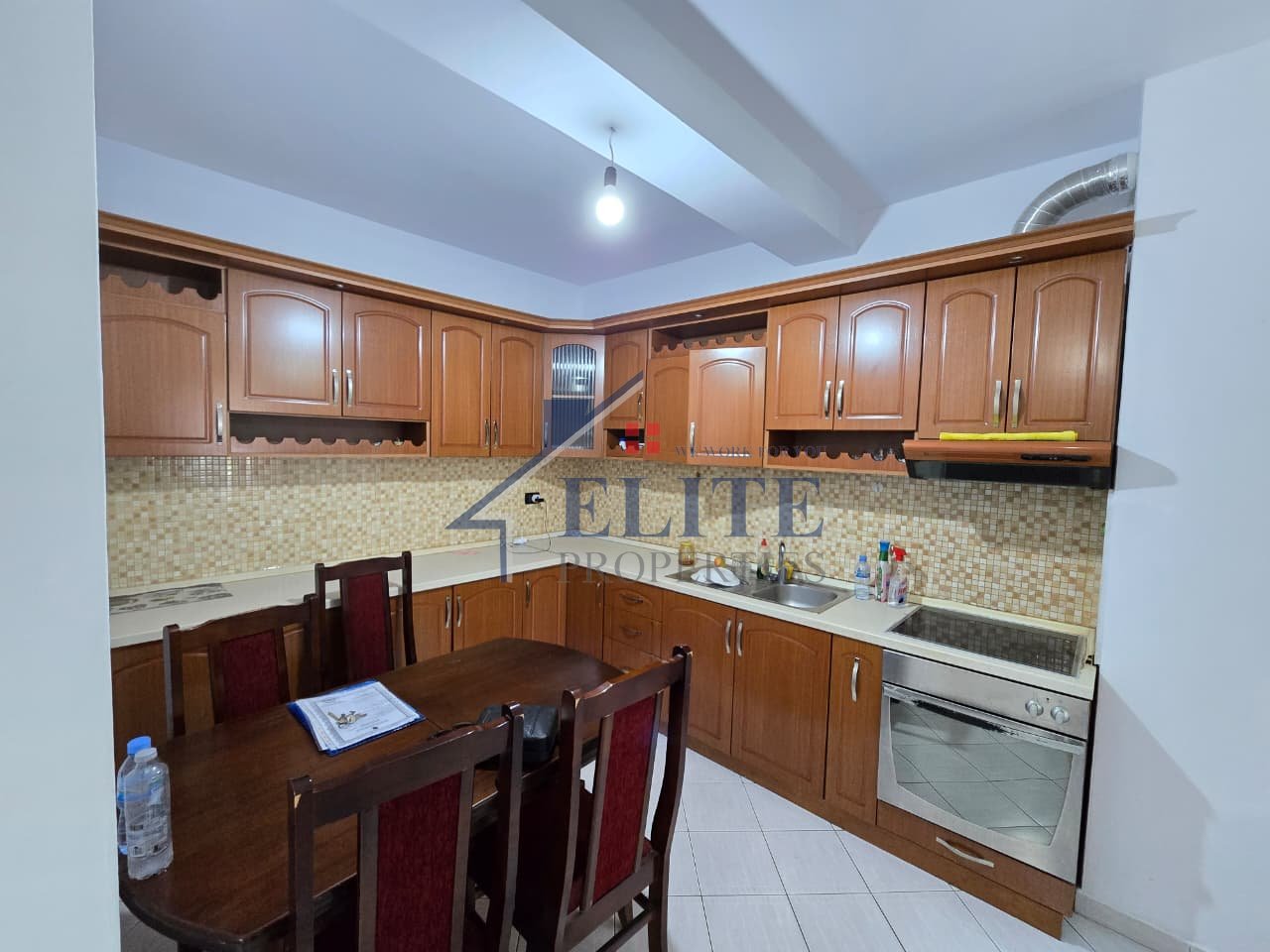 Astir, Tiranë – apartament 2+1+2 ne shitje