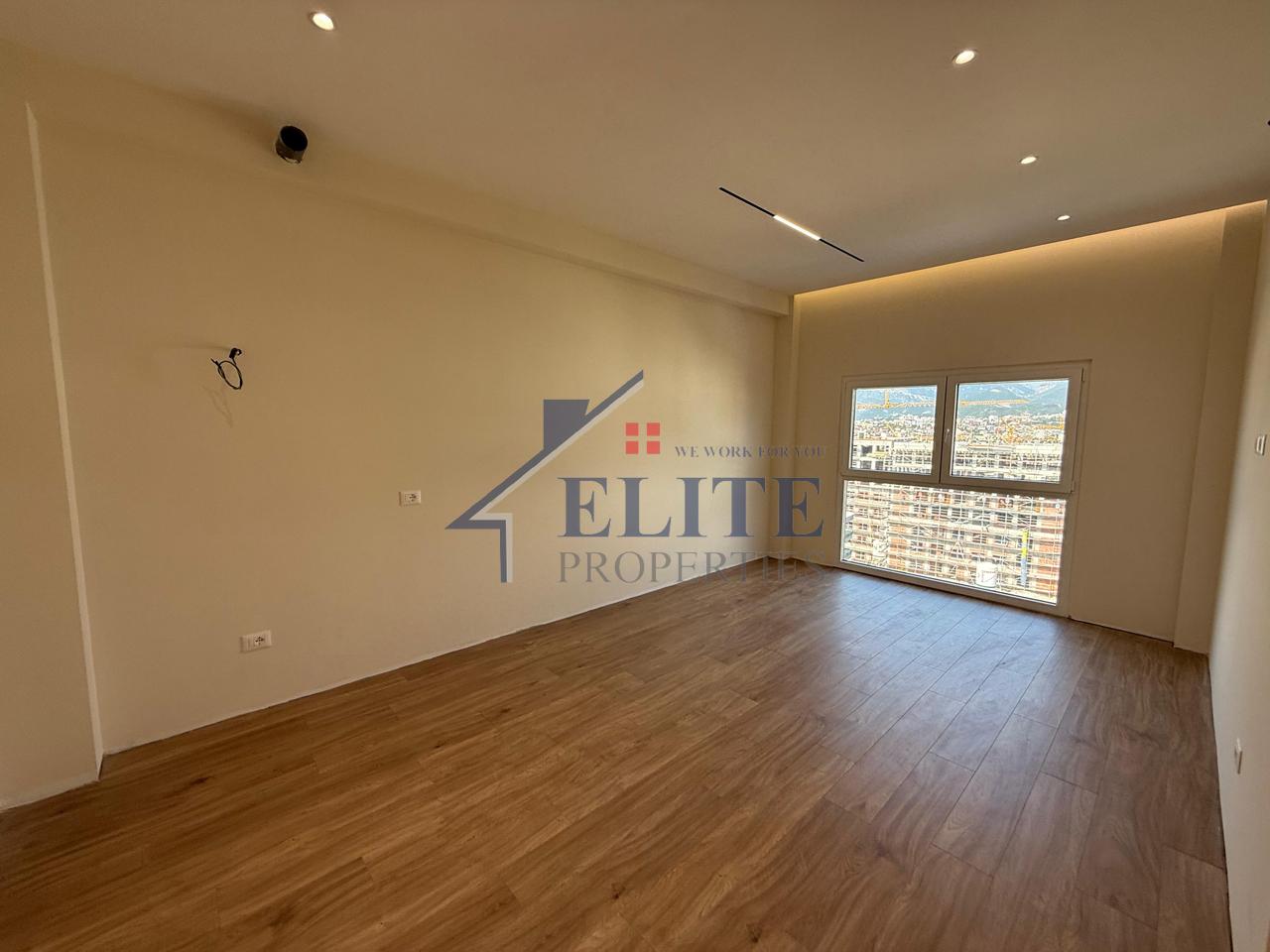 Pranë Kompleksit Mangalem Ali Demi, shitet apartament 1+1