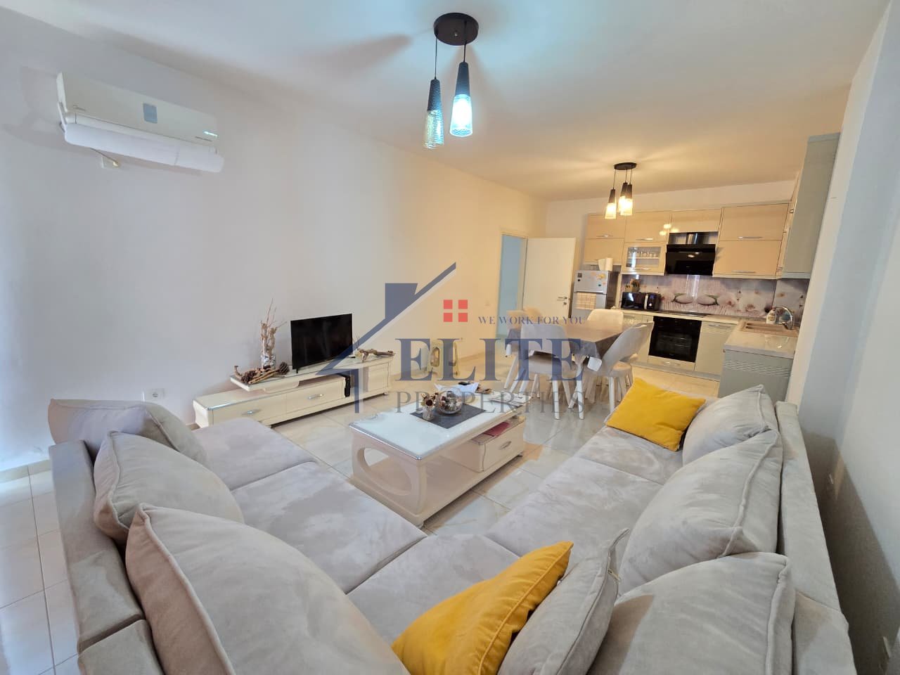 Selvia, apartament 2+1 me qira