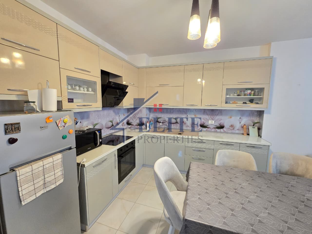 Selvia, apartament 2+1 me qira