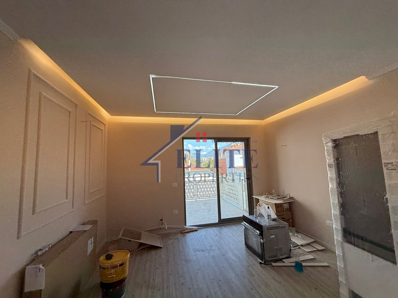 Ish Fusha e Aviacionit, apartament 2+1 për qira