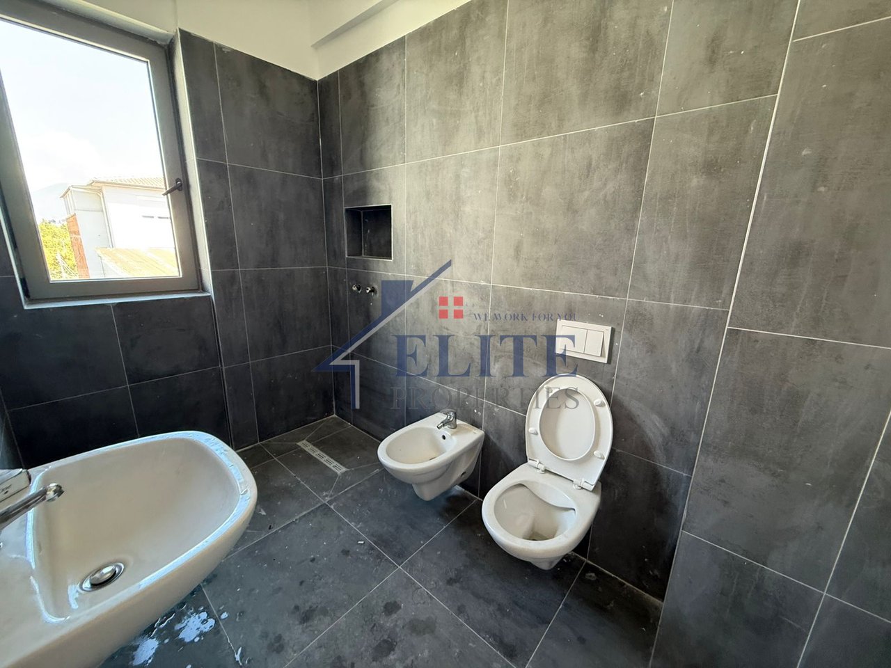 Ish Fusha e Aviacionit, apartament 2+1 për qira