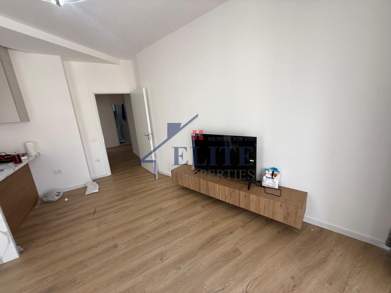 Astir, apartament 2+1 me qira