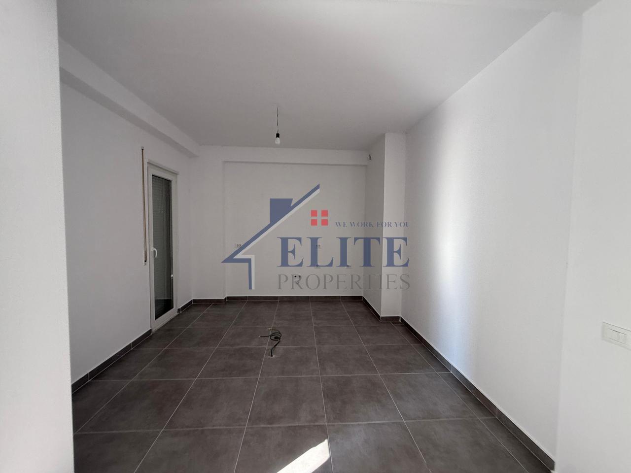 Univers City, appartamento con due camere da letto in affitto
