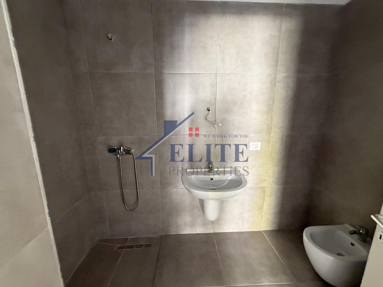 Univers City, appartamento con due camere da letto in affitto