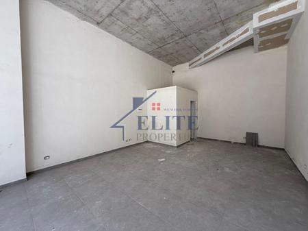 Univers City, shop for rent