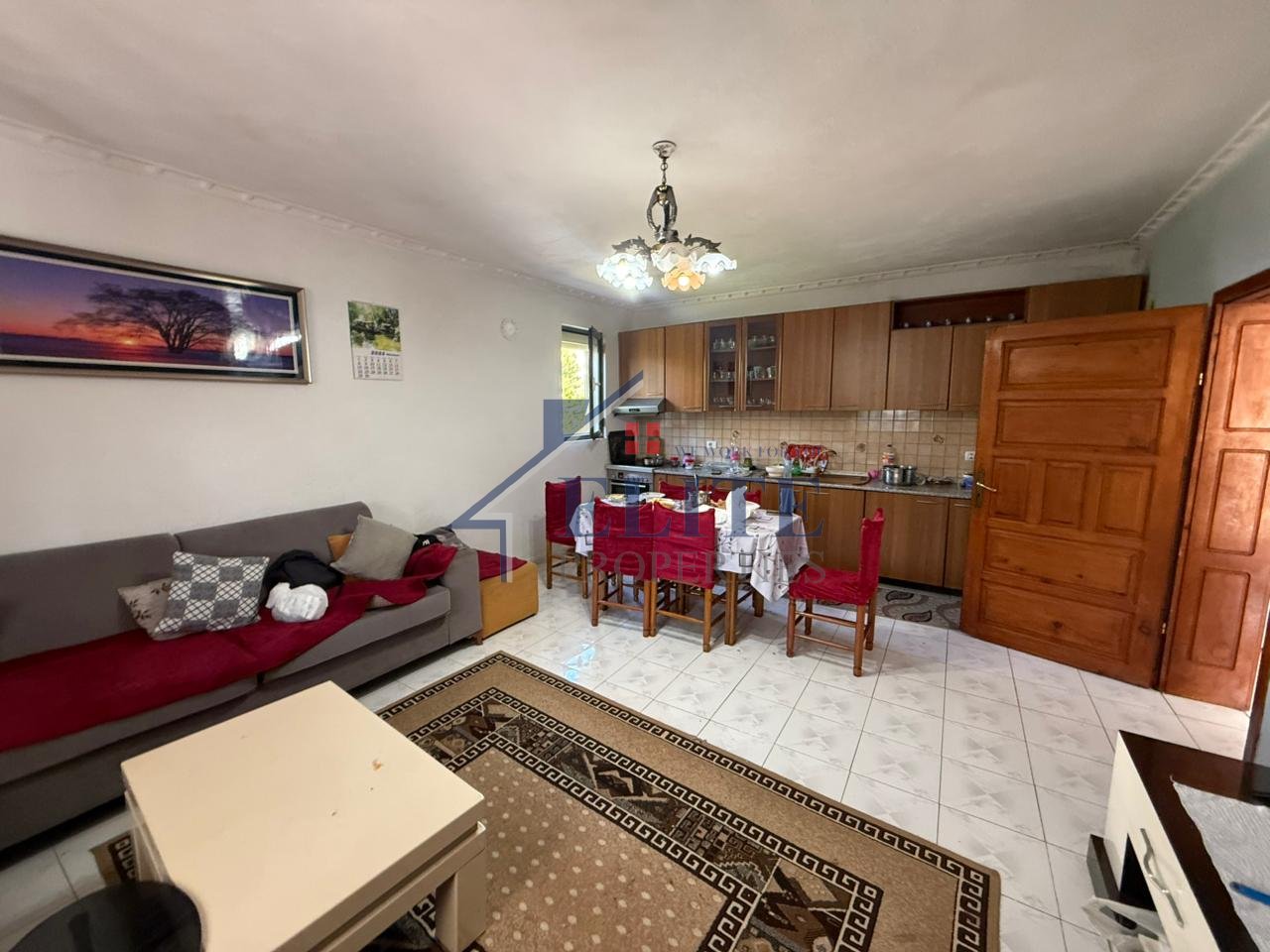 Paskuqan, casa privata in vendita
