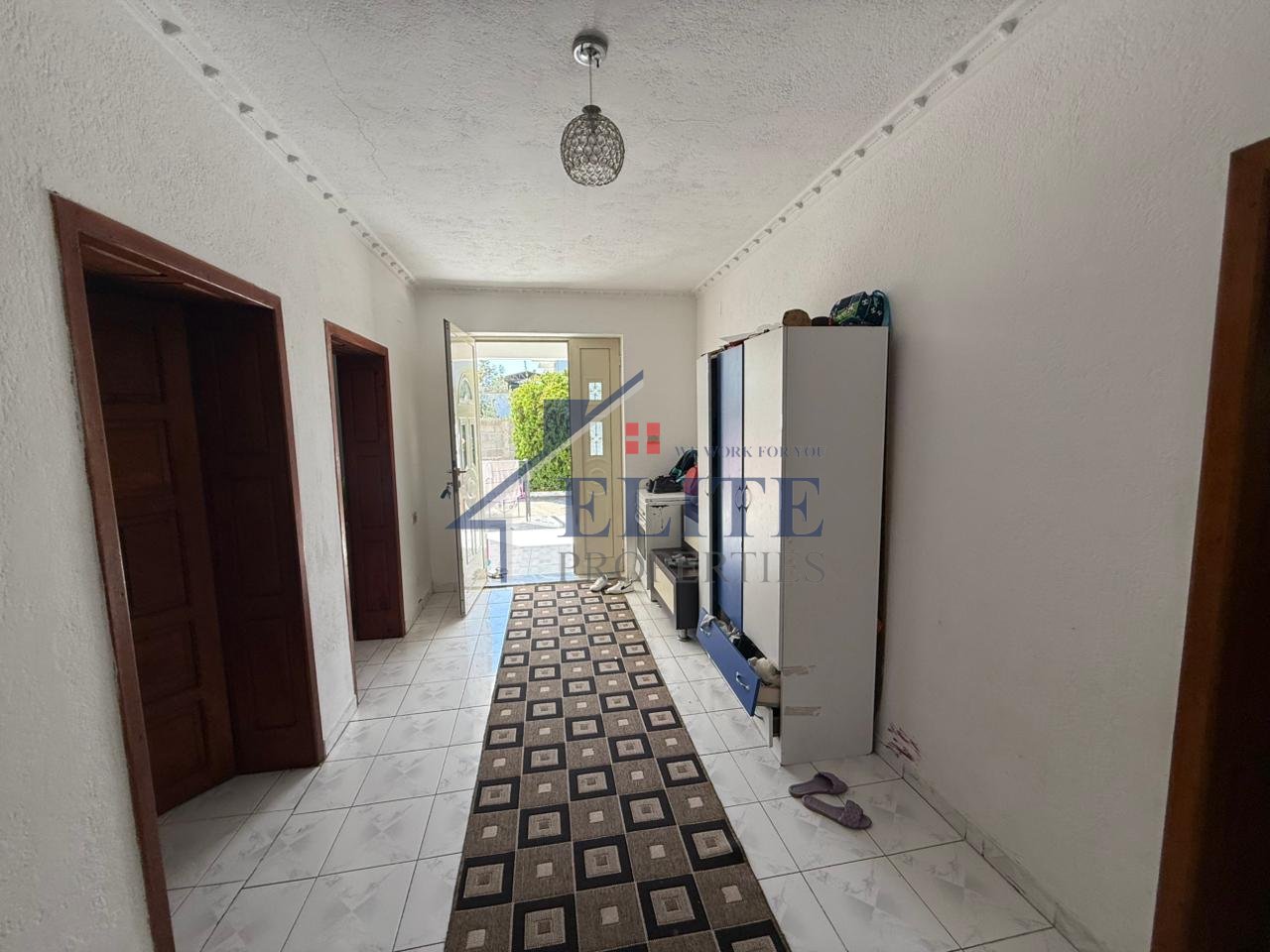 Paskuqan, casa privata in vendita