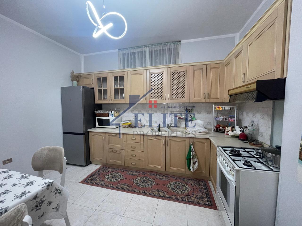 Kavaja Street, three bedroom  apartment for rent