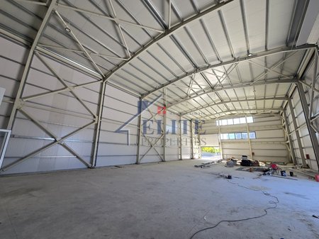 Ciliegia, magazzino in affitto
