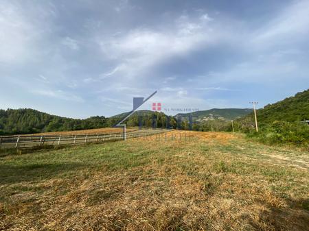 Petrelë, arable land for sale in the village of Zaranikë, near Fustanella Farm