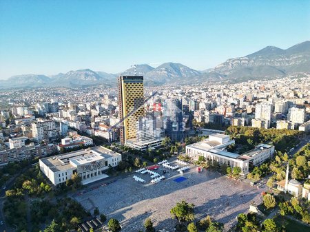 Centro di Tirana, ufficio in affitto