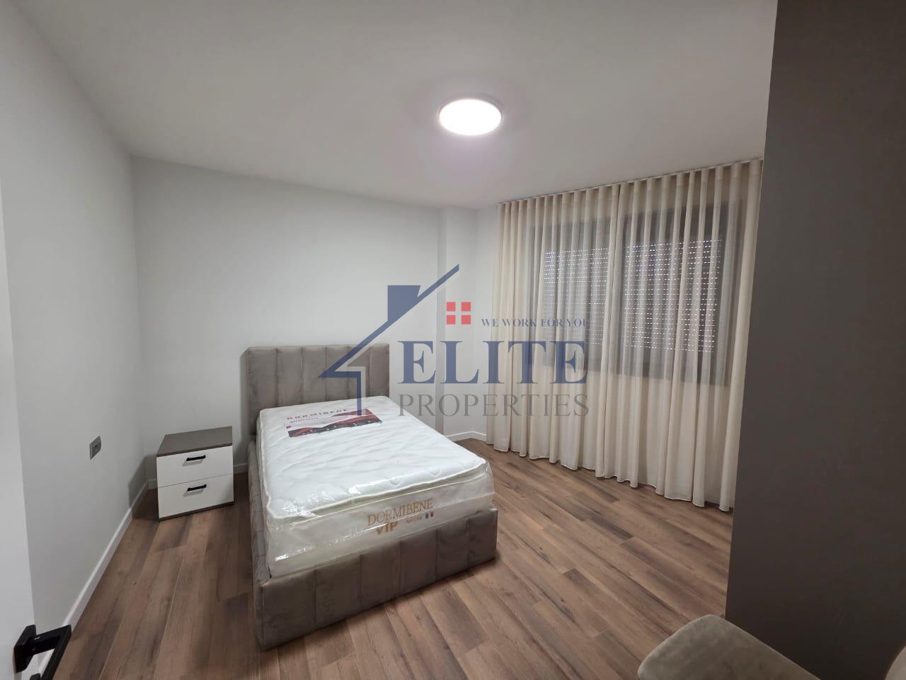 Rrugën e Elbasanit, jepet me qera apartament 2+1