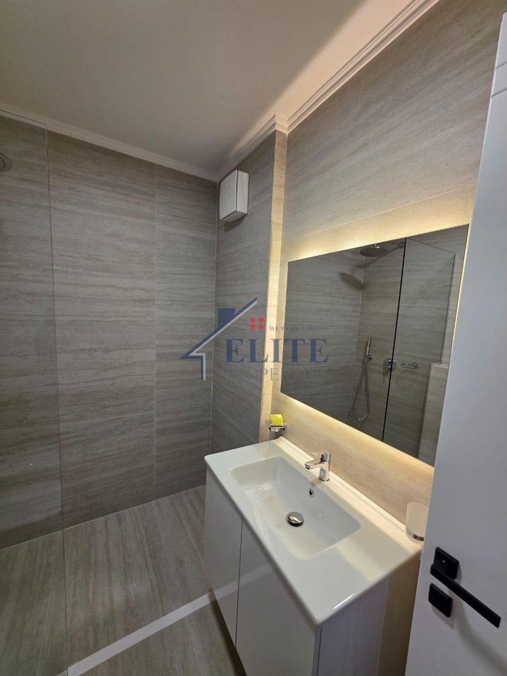 Rrugën e Elbasanit, jepet me qera apartament 2+1