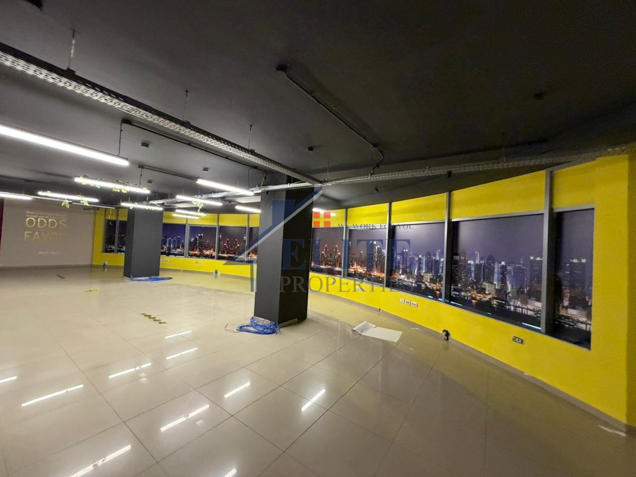 Kompleksi Halili, ambjent zyrash me qira