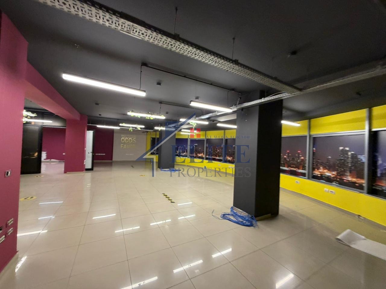 Kompleksi Halili, ambjent zyrash me qira