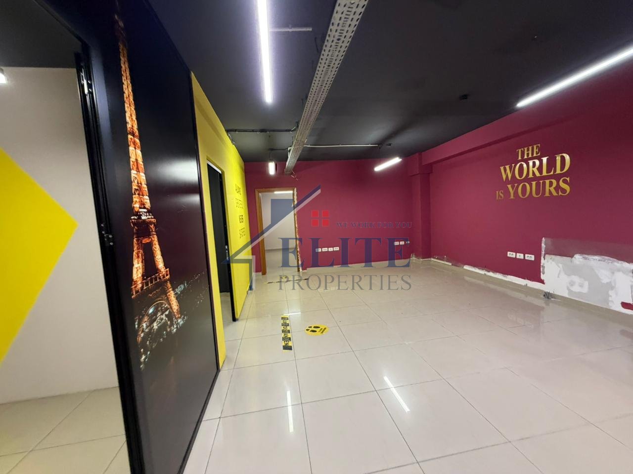 Kompleksi Halili, ambjent zyrash me qira