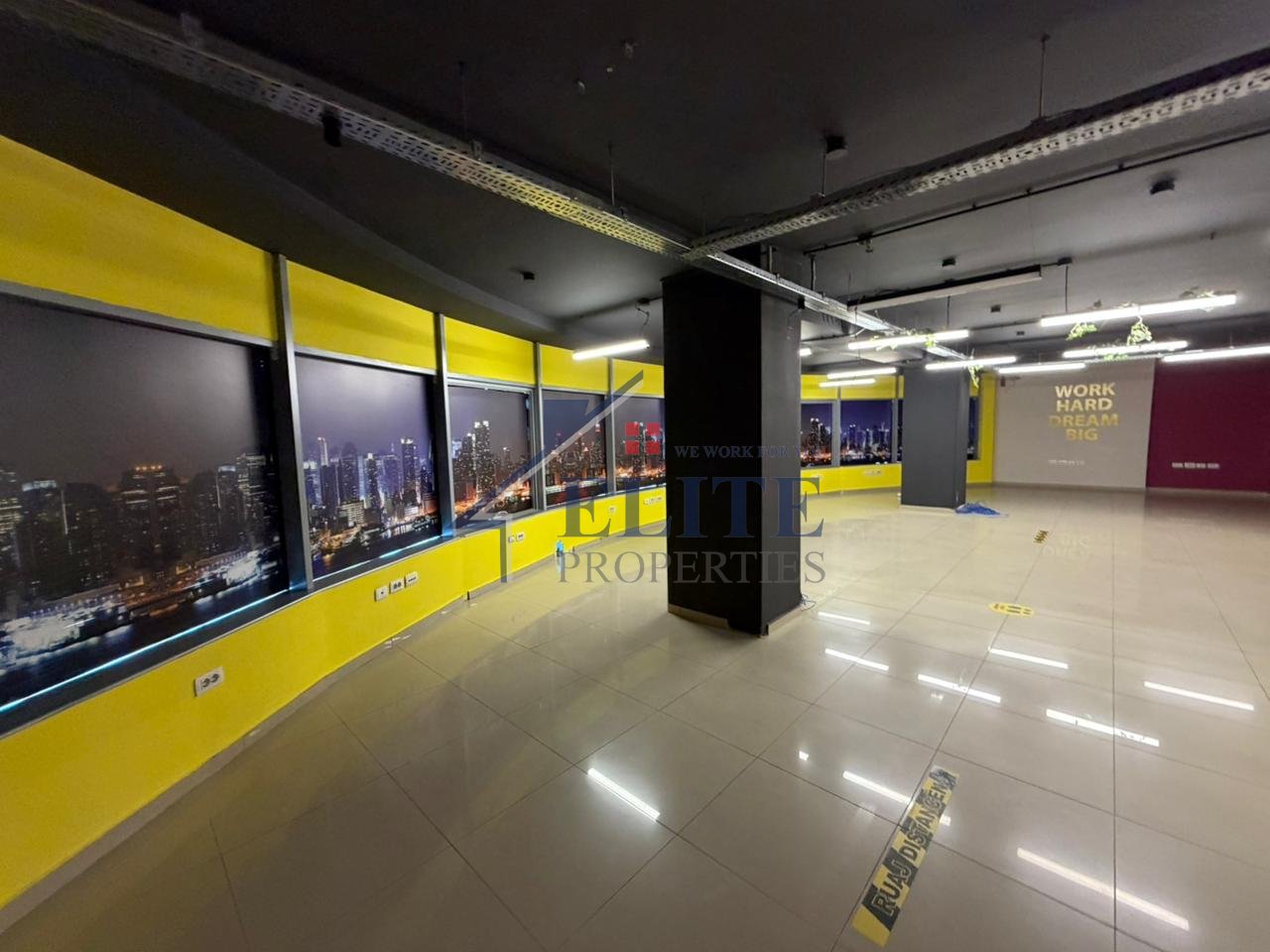 Kompleksi Halili, ambjent zyrash me qira