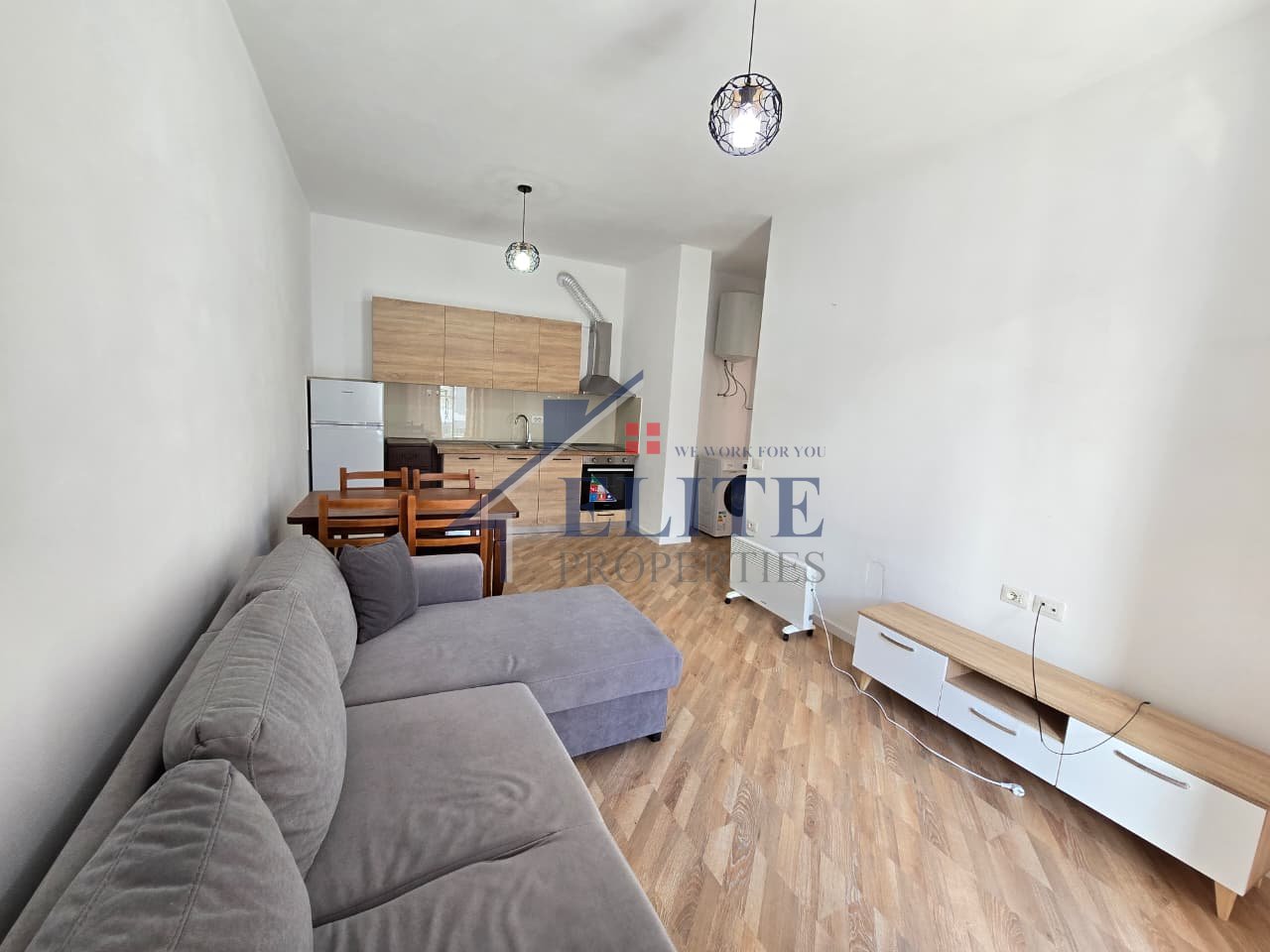 Univers City, apartament 1+1 me qira