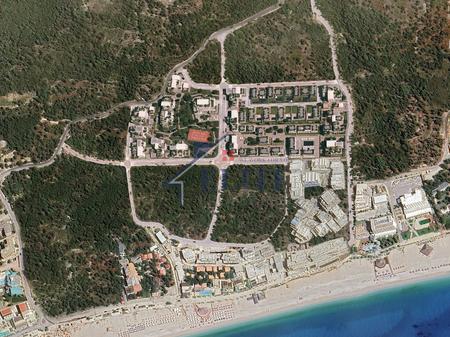 Square Village Dhërmi, apartament 2+1+oborr në shitje