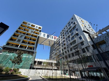 Square 21 Rruga e Kavajës, apartament 3+1 në shitje