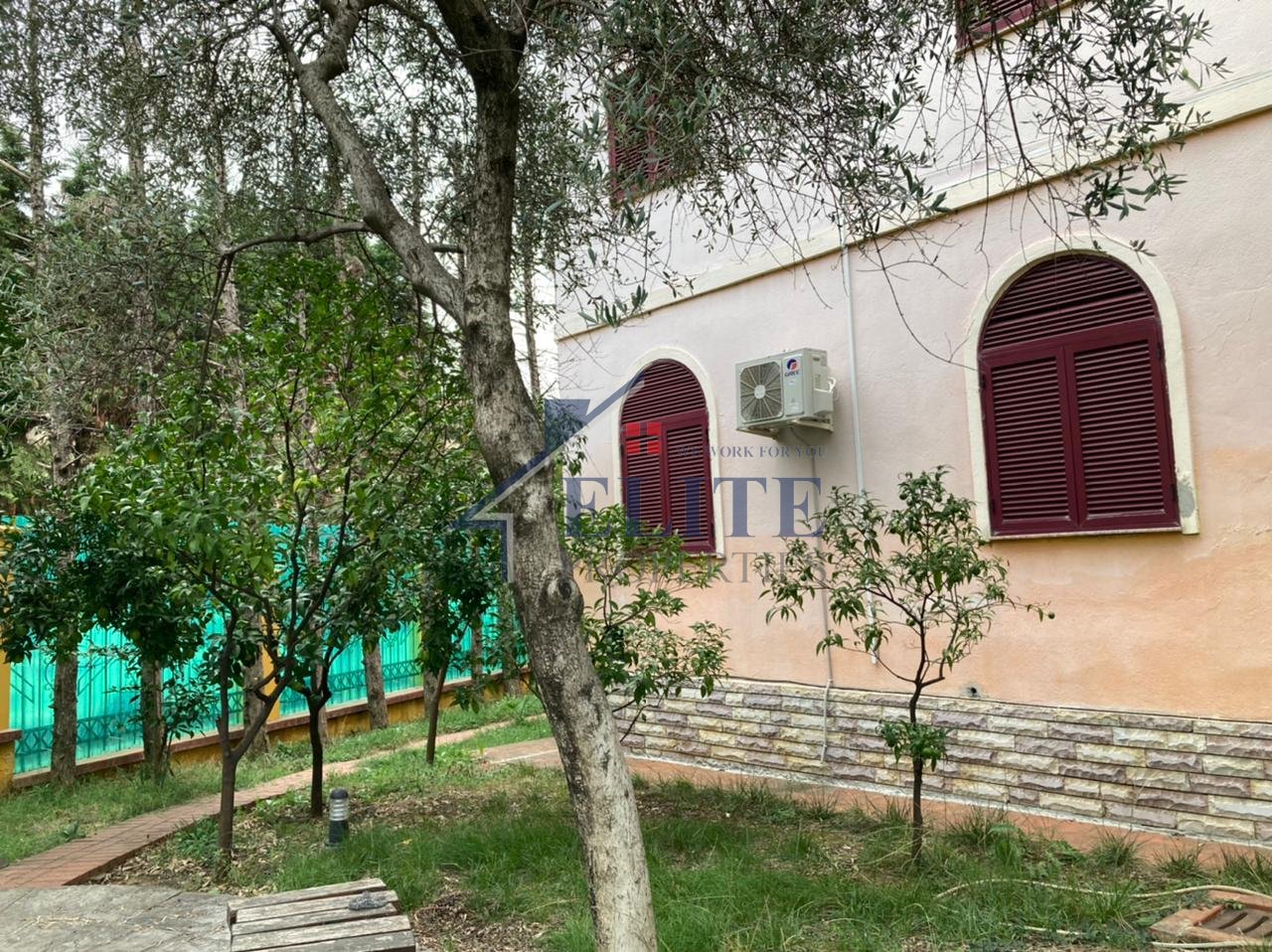 Blloku i vilave Selitë, vilë me qira