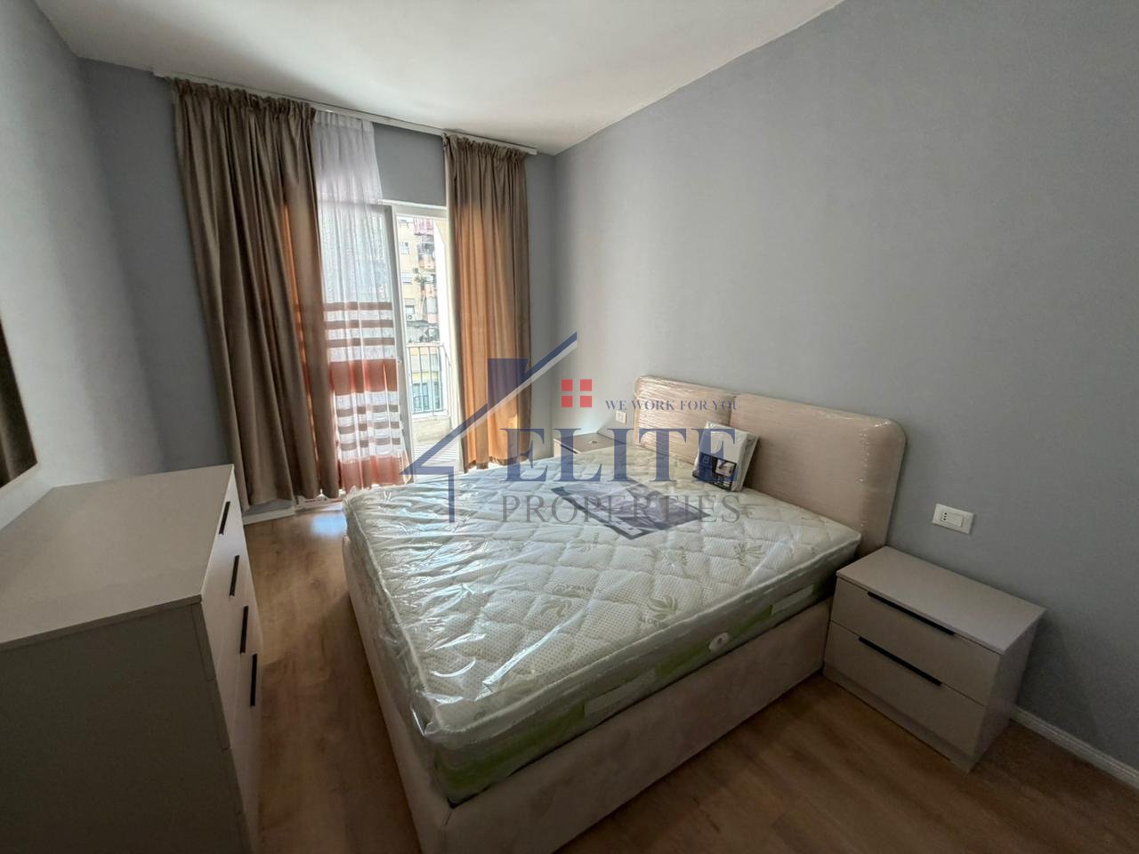 Aura Rruga Dritan Hoxha, appartamento con una camera da letto in affitto