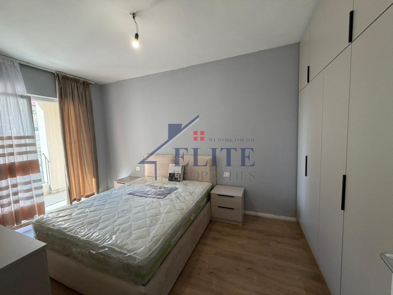 Aura Rruga Dritan Hoxha, appartamento con una camera da letto in affitto