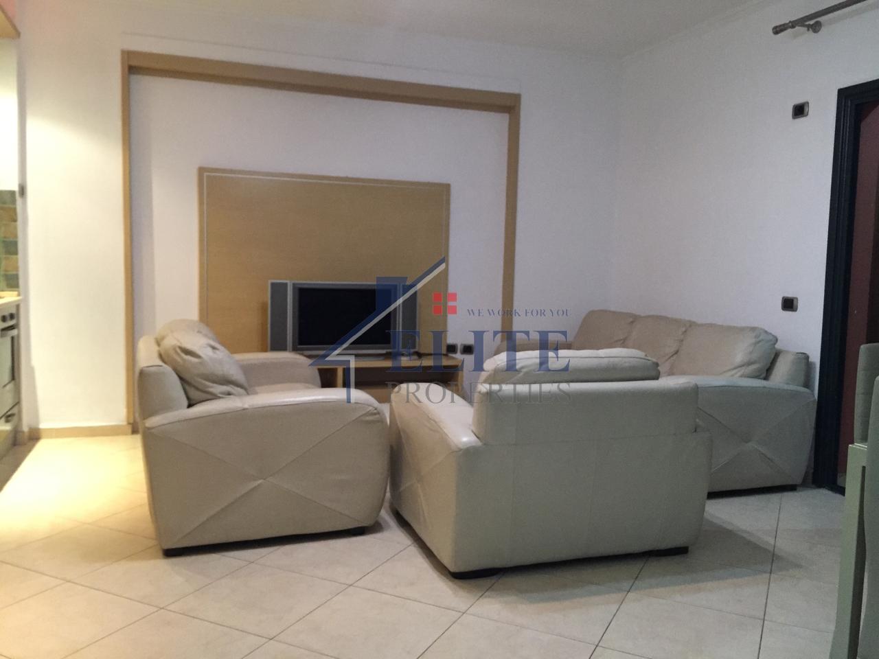 Ish restorant Durrësi, apartament 2+1 me qira