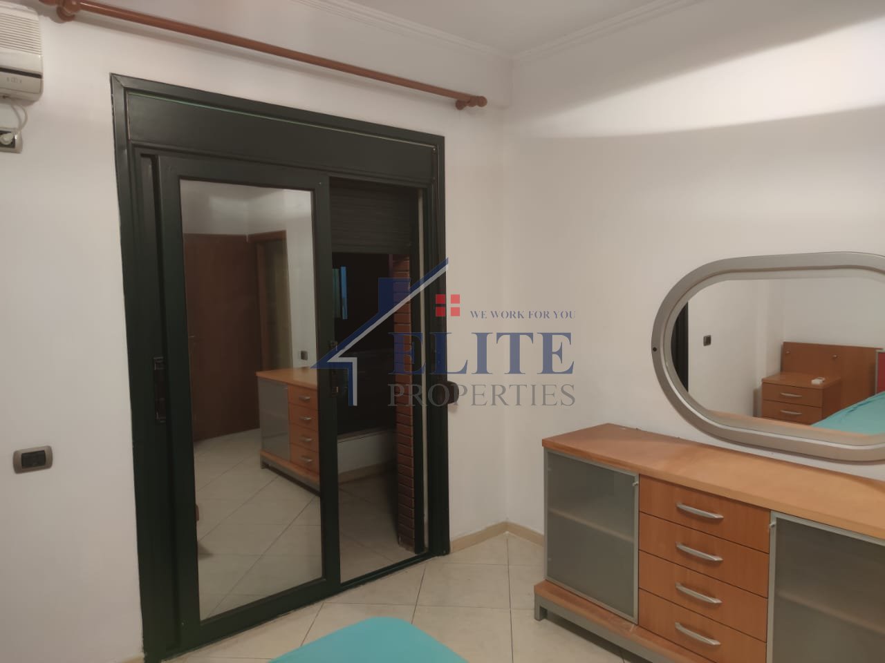 Ish restorant Durrësi, apartament 2+1 me qira