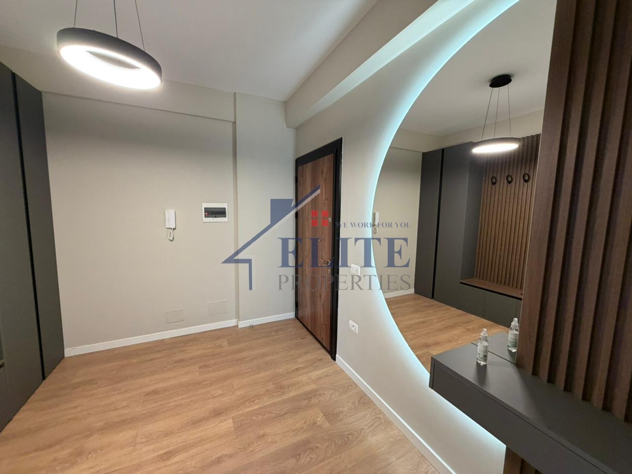 Vila L Astir, apartament 1+1 me qira