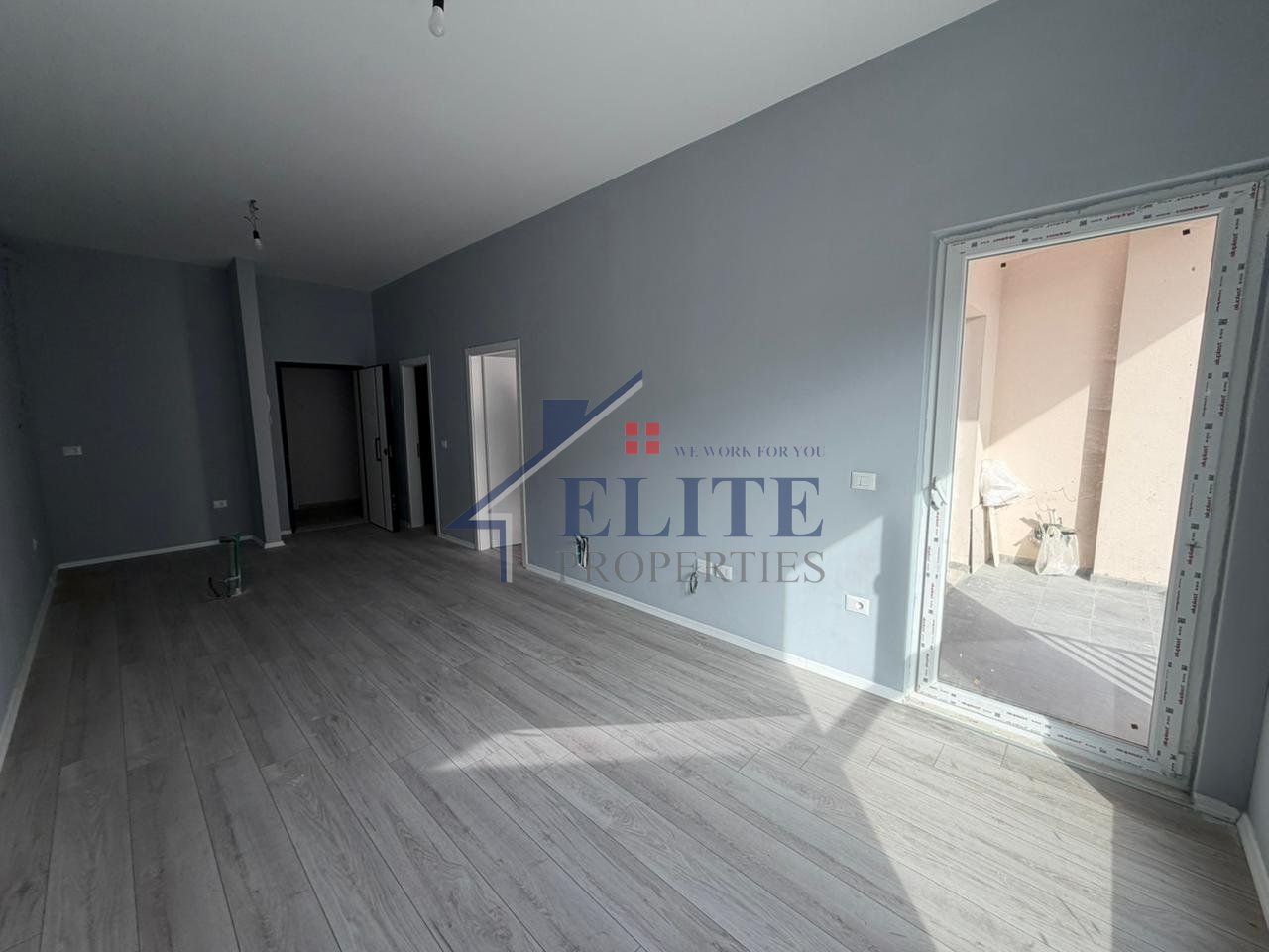 Aura Complex Rruga Dritan Hoxha, apartament 1+1 me qira